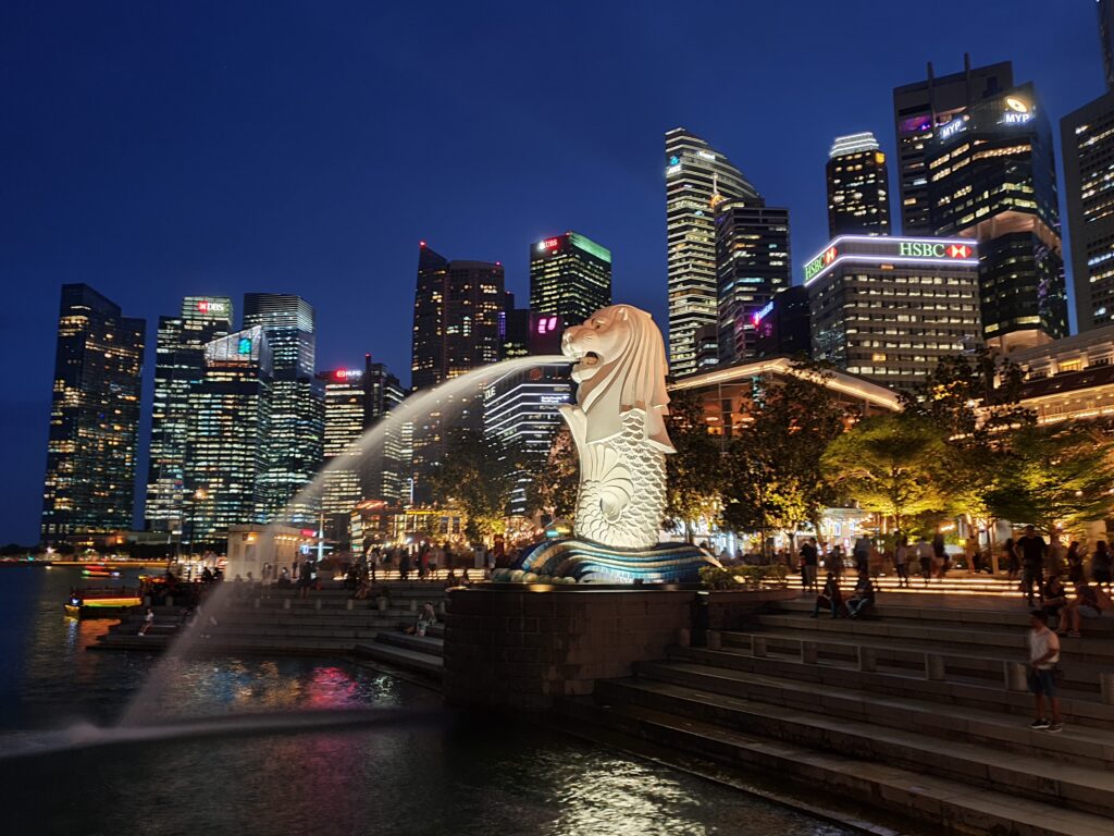 Merlion at night in singapore